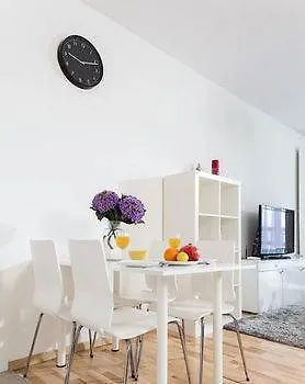 Chopin Apartments - Platinum Towers Warsaw Poland